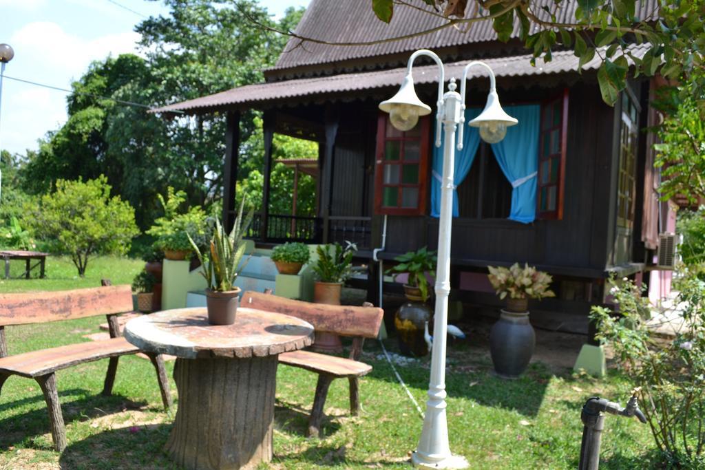 Muslimah Homestay Rumah *