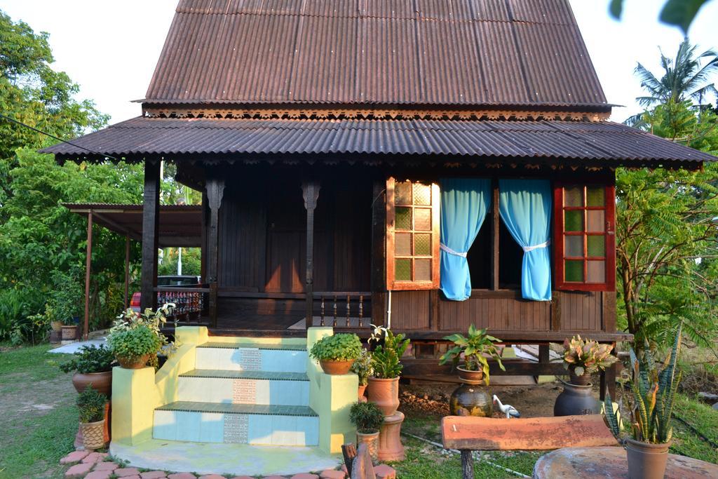 Muslimah Homestay Rumah