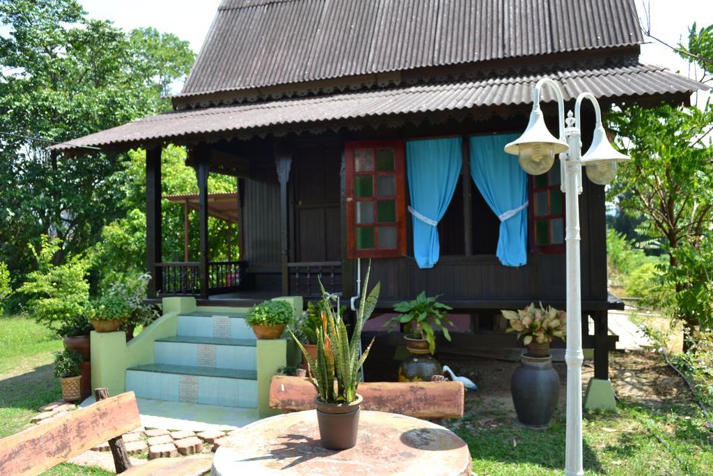 Muslimah Homestay Rumah *